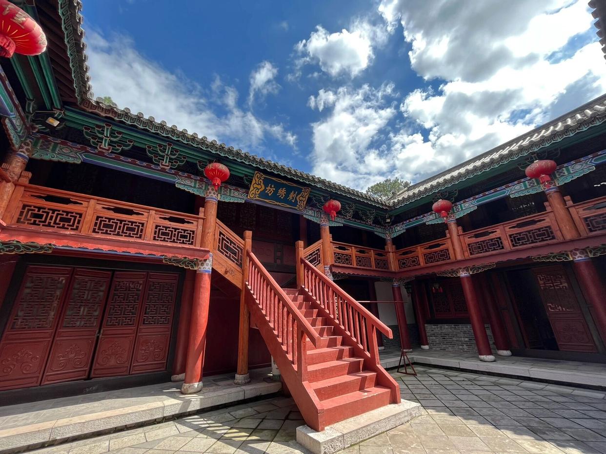 【翠山影视城：曲靖的影视明珠与旅游胜地】图4
