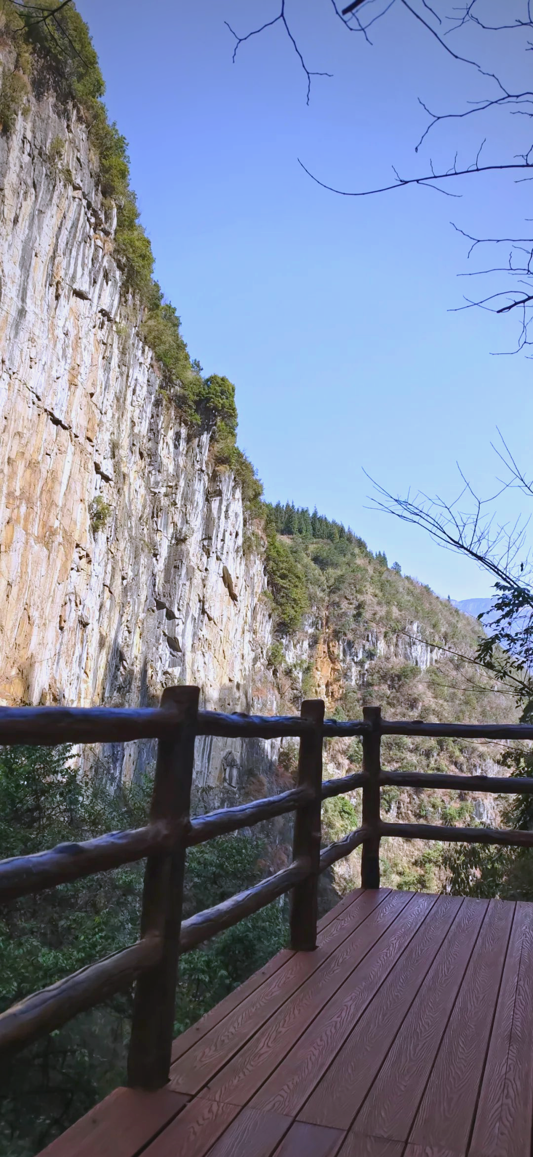 【探秘宣威尼珠河大峡谷：邂逅西南地区的“天空之城”与“世外桃源”】图1