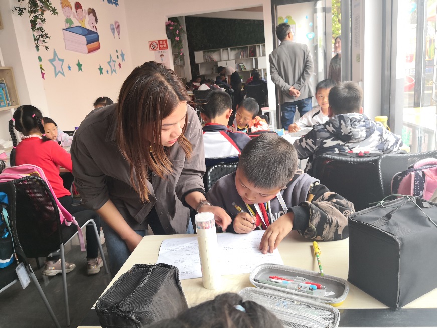 “四点半学校”成北岸小学留守学生临时港湾