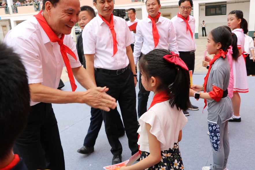 【北岸简讯2021年第18期：浓浓祝福传关爱 殷殷深情寄期望——李文荣在2021年“六一”儿童节之际看望慰问北岸少年儿童】图2