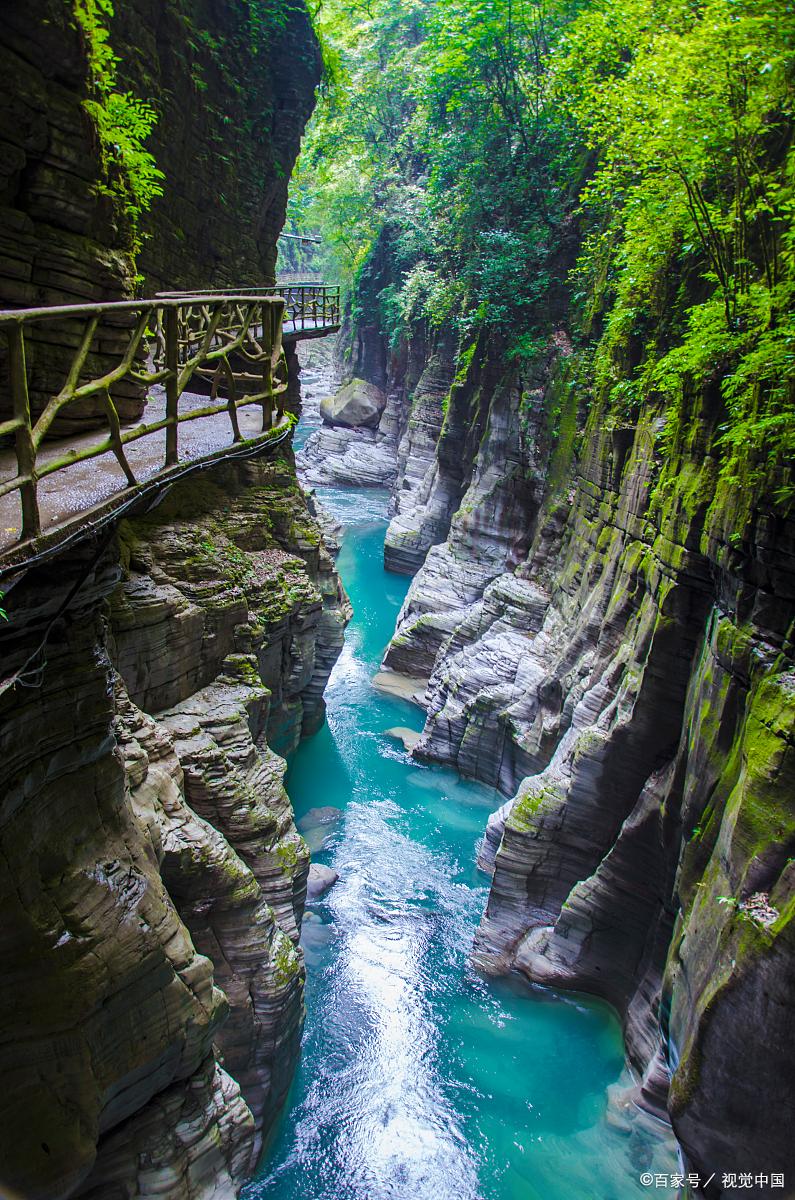 尼珠河大峡谷景区：探秘自然秘境的冬日之旅